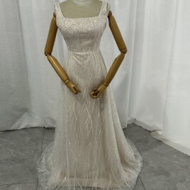 カラードレス シャンパン色 スクエアネック 背中見せ シークインチュール ミニトレーン 編み上げ 披露宴