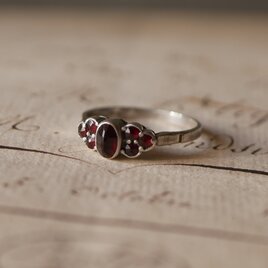 c. ガーネットのシルバーリング　ヨーロッパヴィンテージ　ヴィンテージリング　ブロカント