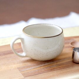 御影土のほっこりマグカップ 縁錆