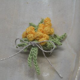 ミモザの小さなコサージュ