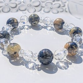 『ヘマタイトルチルクォーツ&クリアクォーツのブレスレット✨心の安定感と安心感に。護られていることを感じさせてくれます』