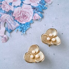 《Marcel Boucher》 faux pearl flower マルセル・ブーシェ ヴィンテージイヤリング