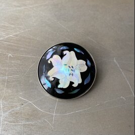 Vintage retro botanical flower shell brooch