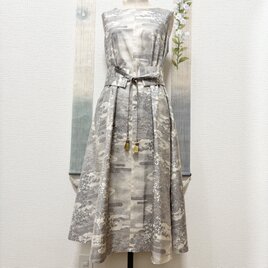 気軽に着てほしい白大島 ゆとりAラインワンピース（ベルト付き・2WAY）　桜月夜