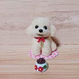 羊毛フェルト愛らしい 首少し傾げたトイプードルフードボウル付き ハンドメイド