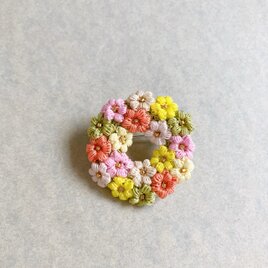 リースブローチ〈こんぺいとう〉 レース編み