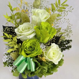 プリザーブドフラワー／グリーンローズと小花の飾り花（お供え花使用可・花器は含まれません）