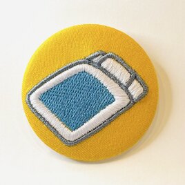 アルチザン刺繍ブローチ　布団