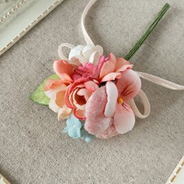 〈染め花〉小ぶりな花束コサージュ00