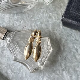 PA496-【 AVON 】エイボン・ヴィンテージピアス Knot x Marquise Gold Tone