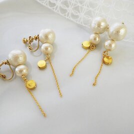 【イヤリング】W コットンパール アイボリーカラー ゴールド チェーン プレート イヤリング