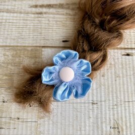 大人かわいい春のお花ネモフィラヘアゴム(ゴム交換可能) サテン　チュール　ボタン　春　ブルー　flower ギフト