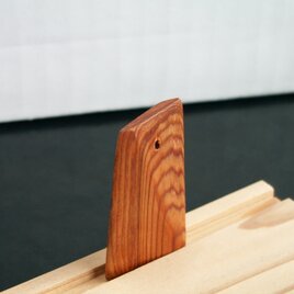 屋久杉　無垢　ペンダント　ストラップ　飾り　年輪細かい　世界遺産　K545