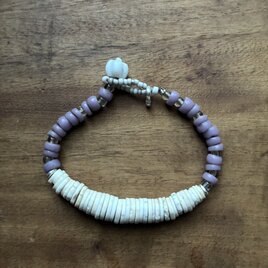 ＊古のブレス。@ダチョウの卵の殻ビーズ＋ボヘミアビーズ＋ジャワのシードビーズ＋カレンシルバー＋ナガ族みかん玉など