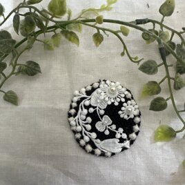 ★ ☆ ＊ ＊★ハンドメイドミナペルホネン⚮̈ 黒タンバリン♡ブローチフリンジレースパール