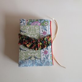 花咲く庭のブックカバー　【文庫サイズ】