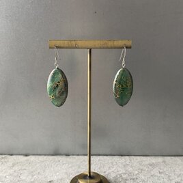 Vintage 00s USA retro gold painted green shell pierce
