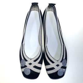 北欧モノトーン柄 幾何学×ドット フラットシューズ｜左右非対称デザイン（アシンメトリー）