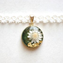 【受注製作】レジンアート　ラウンドモチーフとタティングレースとサテンリボンのチョーカー〈花の刻・ダークグリーン〉