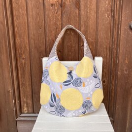 たまご型バッグ　ワンハンド ル　グレーとイエローの花のコピー