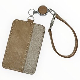 毎日に馴染む 手縫いの本革パスケース｜アラスカレザー ナチュラル×グレー｜リール付き