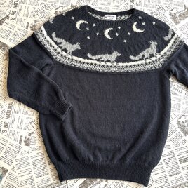 丸ヨークセーター　月と銀狐