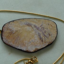 陶釉薬のアクセサリー　Mn1（ネックレス）　