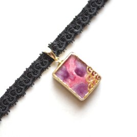 【受注製作】レジンアート　長方形モチーフとタティングレースとベルベットリボンのチョーカー〈罌粟の花の罪〉