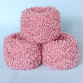 手染めの草木染め毛糸（ループヤーン）No876コチニール　手編み用　手織り用