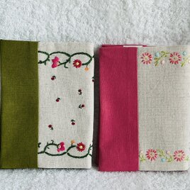花刺繍のブックカバー（文庫本サイズ）・グリーンティ/ローズピンク
