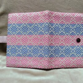 津軽こぎん刺しで仕立てたマルチケース　薄ベージュ×ピンク、藤水色