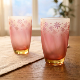 【サンドブラスト】春霞（はるがすみ）の微笑み｜被せガラスのサクラ色グラス