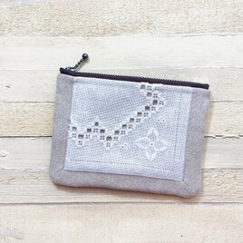ハーダンガー刺繍ポーチ⚫︎z384