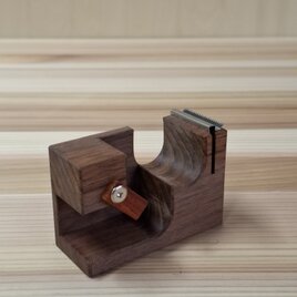 ウォールナットのマスキング用テープカッター