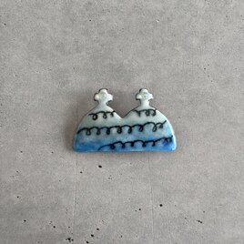 「mountain1」（書割・グラデc）七宝焼ブローチ