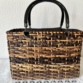小さめな籐の皮籐のバック・茶色段染
