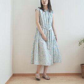 どこか懐かしい花柄のコットンフレンチワンピース  ブルー 　No.376
