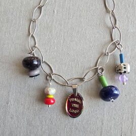 ヴィンテージビーズのチャームネックレス【シルバー】