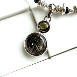 モルダバイト＆メテオライトトップとブラックスピネルネックレス