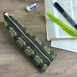 【シーサー】畳縁　テトラ型　ペンケース　獅子　沖縄　深緑　グリーン