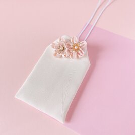 桜の御守包み（御守袋が入るサイズ）｜母の日・つまみ細工／元巫女が仕立てる）