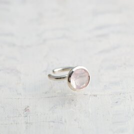 SV × ローズクォーツ　ふわり　イヤーカフ