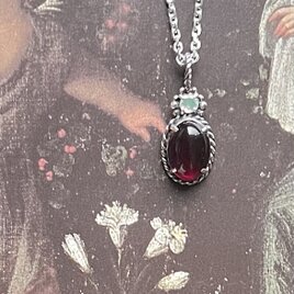 【hp2】レッドアンバーとオパールのペンダント[Stellar Oracle　星の神託］