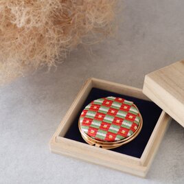 【桐箱入り】椿文様 コンパクトミラー｜絽ざし 手刺繍 国産絹糸  手鏡 和雑貨 ギフト
