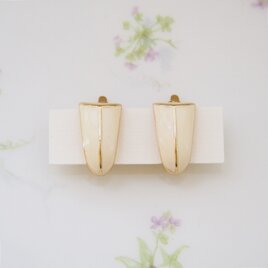 Trifari　トリファリ　ゴールドトーン　アイボリー　エナメル　イヤリング　/　CJ6720