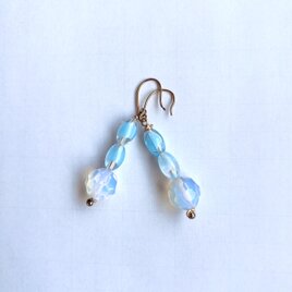 水色とオーロラのスイングピアス