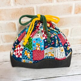 ちょっと大きめ　お弁当袋　【和柄・パッチワーク柄×柴犬】