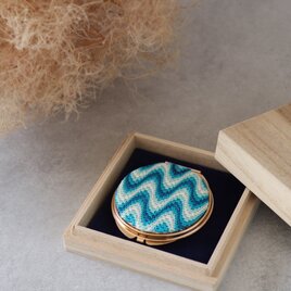 【桐箱入り】国産絹糸の絽ざしコンパクトミラー 波模様 手刺繍 和柄 ギフト