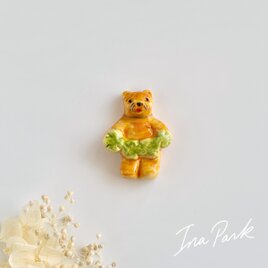 エリック・エ・ジル2025　四葉のクローバーを持った猫のフェーヴ　茶トラ　フランス製　陶器