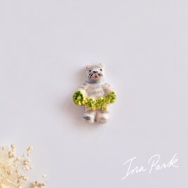 エリック・エ・ジル2025　四葉のクローバーを持った猫のフェーヴ　縞ネコ　フランス製　陶器